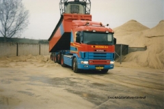 Scania-124L-BF-BJ-32