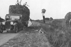 Turfladen-in-het-veld